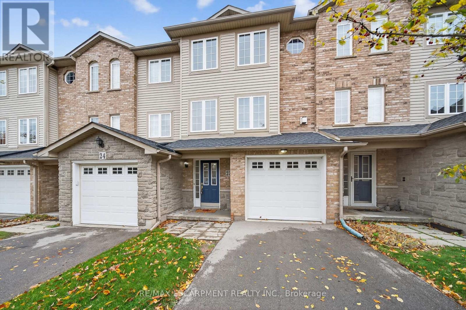 23 - 7 Southside Place, Hamilton (Mountview), Ontario  L9C 7W6 - Photo 2 - X12498830