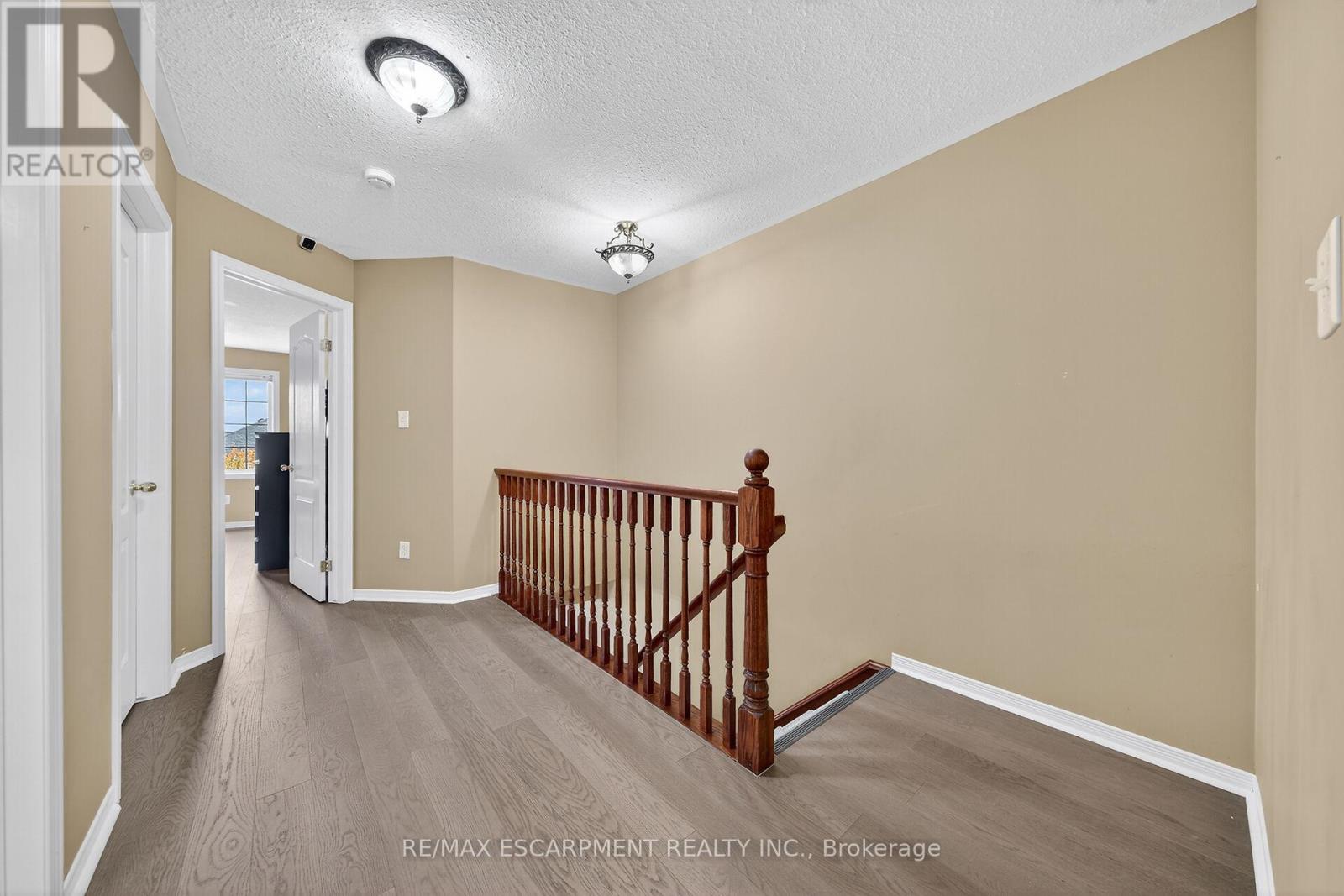 23 - 7 Southside Place, Hamilton (Mountview), Ontario  L9C 7W6 - Photo 27 - X12498830