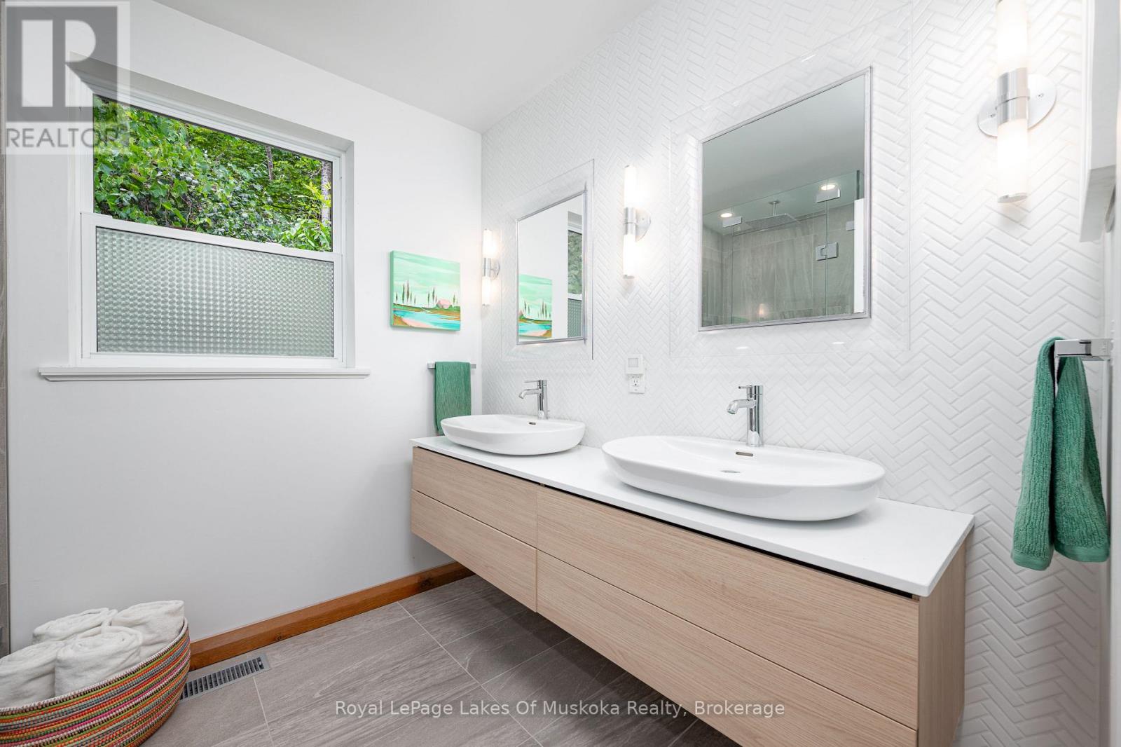 30 Forest Road, Kawartha Lakes (Fenelon), Ontario  K0M 1M0 - Photo 26 - X12313104