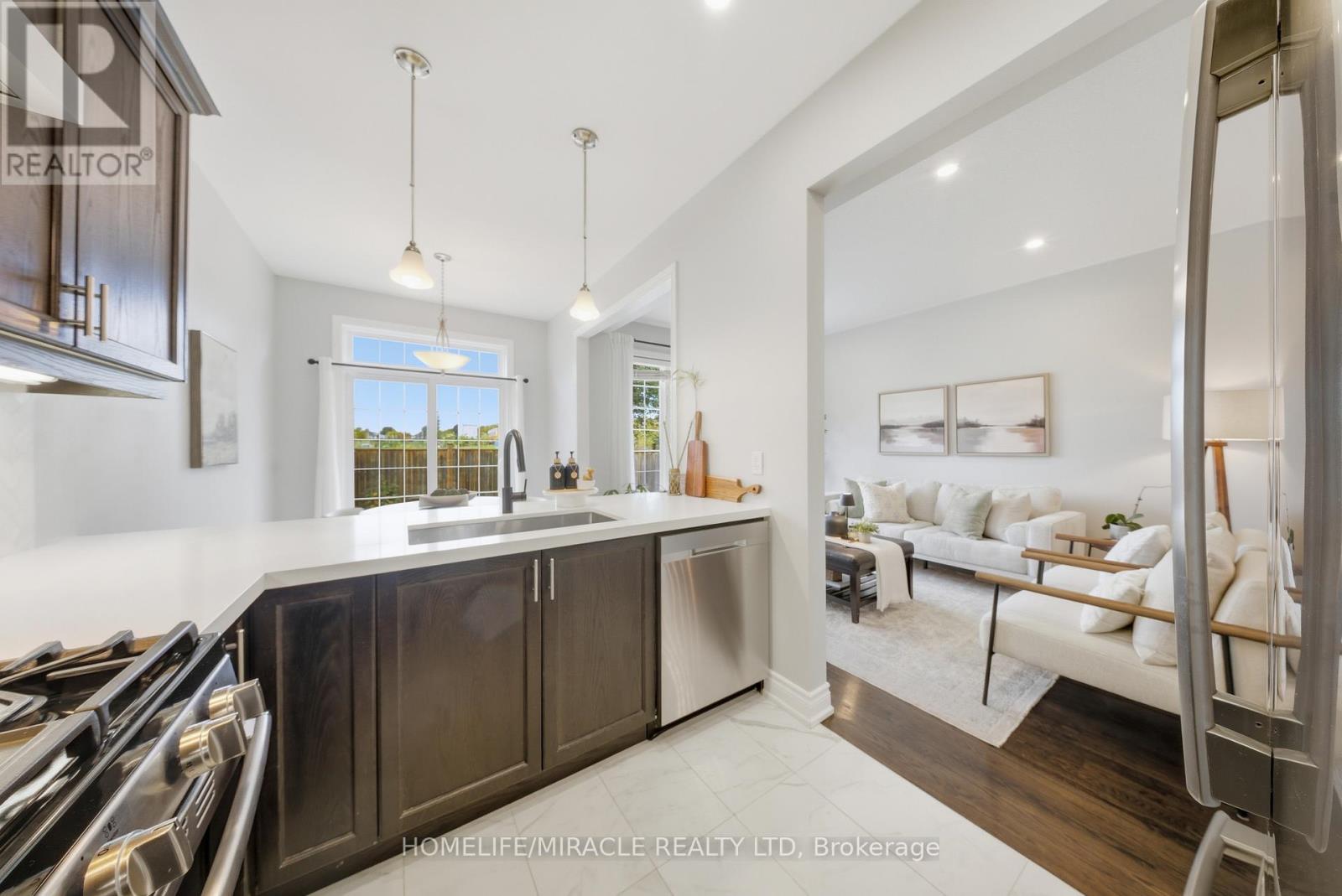 8 Summerberry Way, Hamilton (Sheldon), Ontario  L9B 0G2 - Photo 16 - X12499156