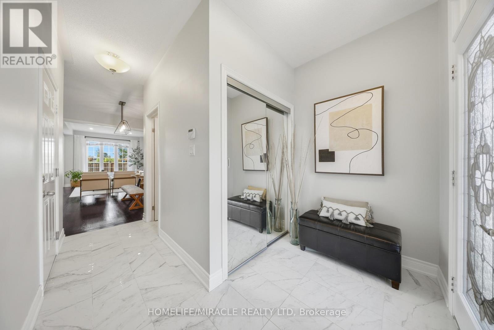 8 Summerberry Way, Hamilton (Sheldon), Ontario  L9B 0G2 - Photo 6 - X12499156