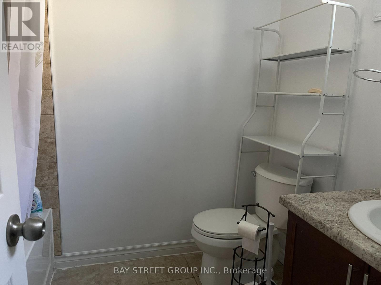 172 Darlington Drive, Hamilton, Ontario  L9C 2M5 - Photo 13 - X12499188