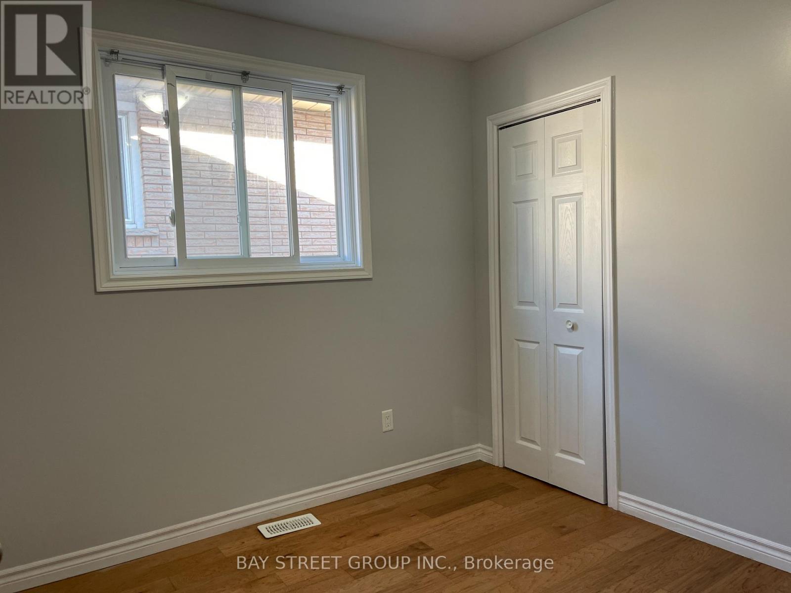 172 Darlington Drive, Hamilton, Ontario  L9C 2M5 - Photo 8 - X12499188