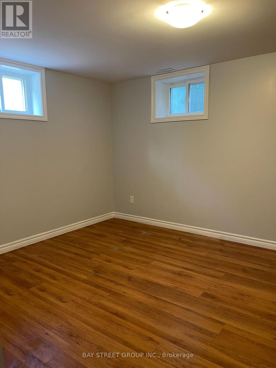 172 Darlington Drive, Hamilton, Ontario  L9C 2M5 - Photo 9 - X12499188