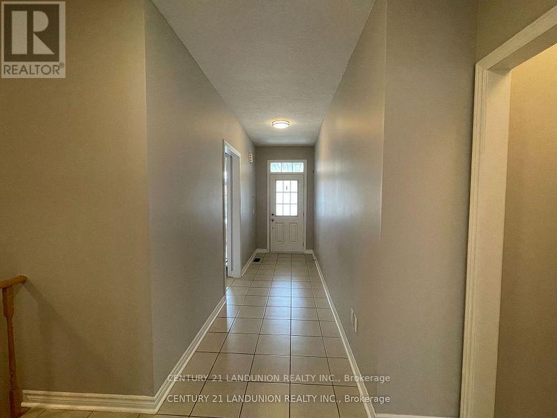 516 Baldwin Crescent, Woodstock, Ontario  N4T 0G6 - Photo 3 - X12499218