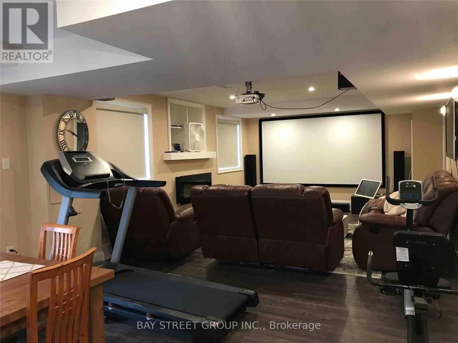 109 Hua Du Avenue, Markham, Ontario  L6C 0P9 - Photo 5 - N12373199