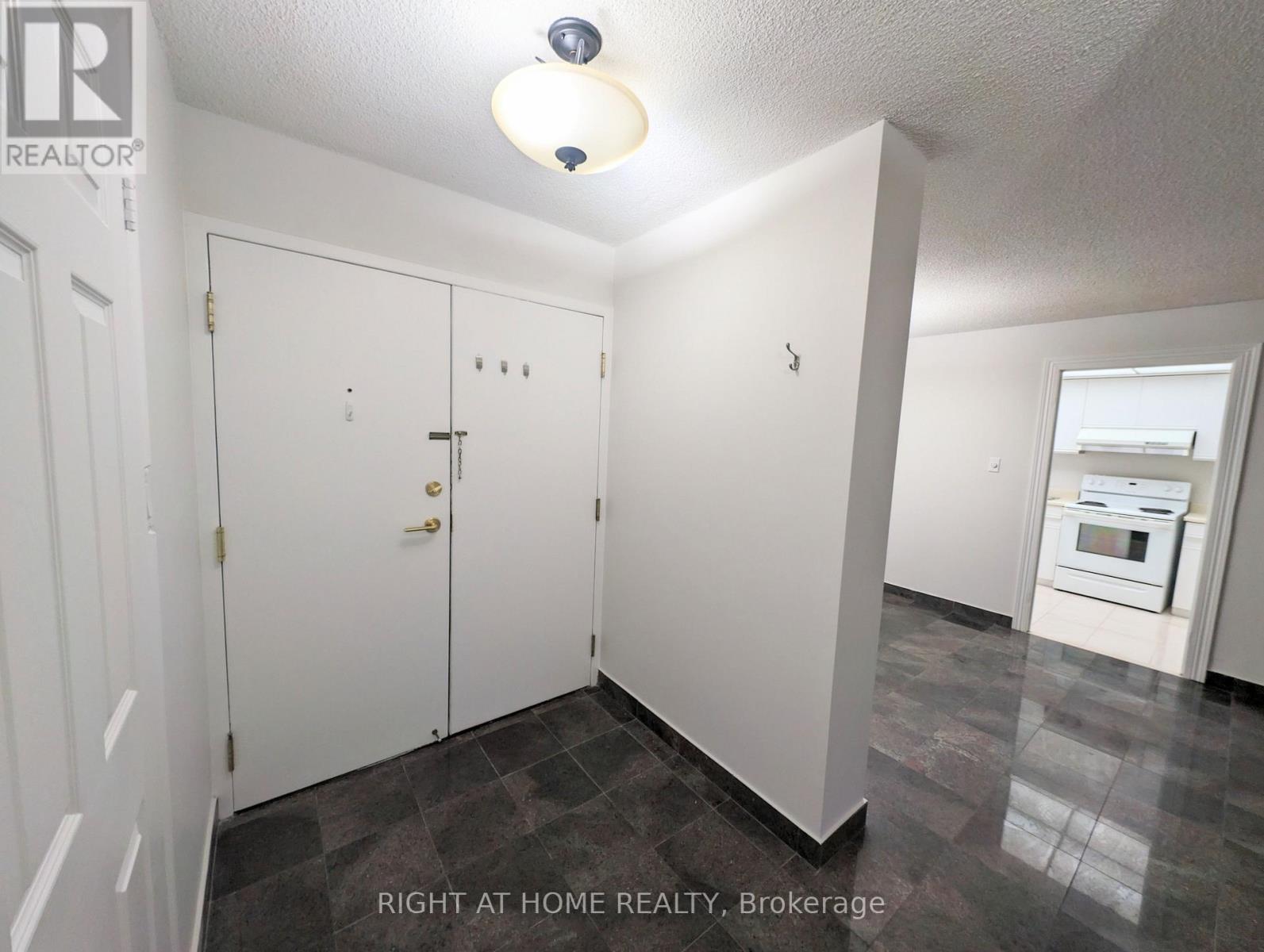 506 - 280 Simcoe Street, Toronto, Ontario  M5T 2Y5 - Photo 11 - C12499272