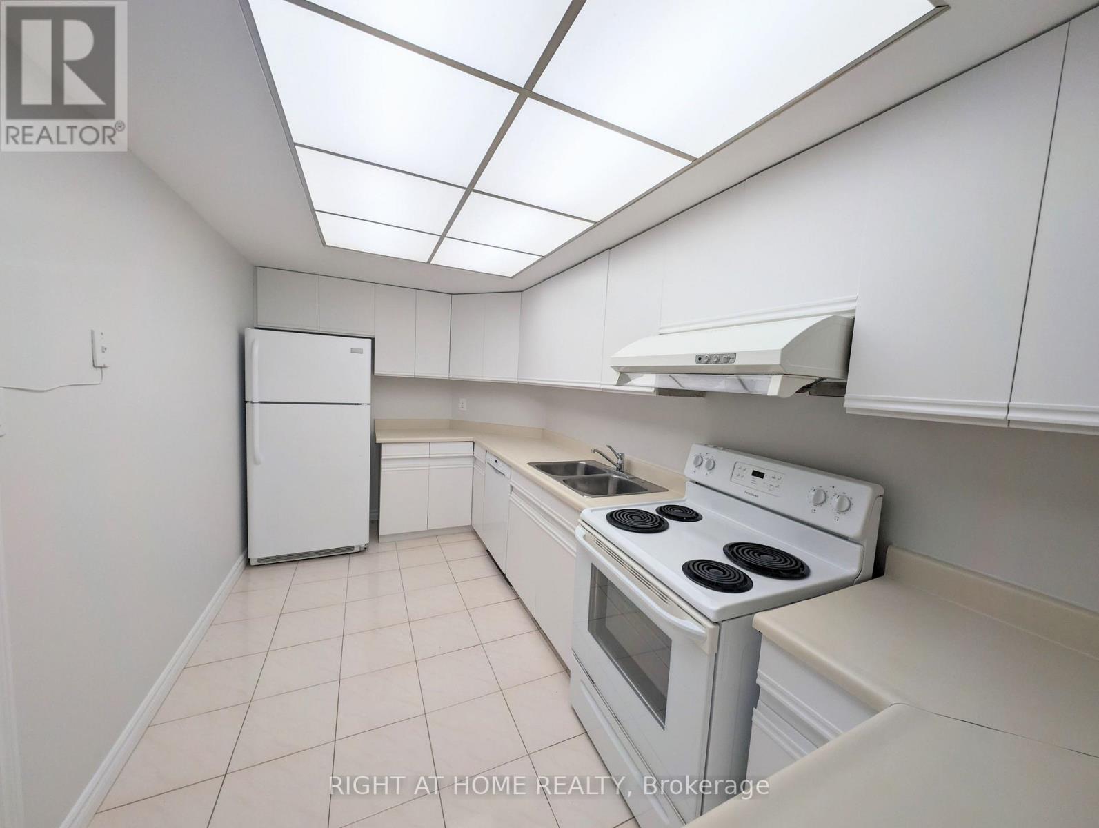 506 - 280 Simcoe Street, Toronto, Ontario  M5T 2Y5 - Photo 15 - C12499272