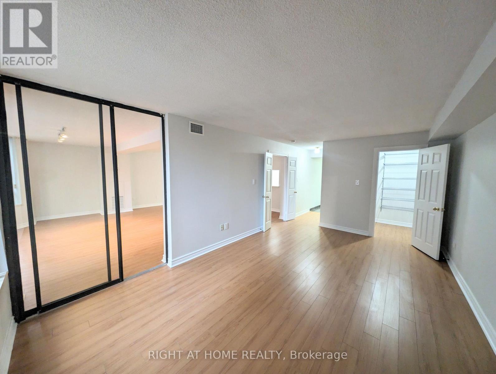 506 - 280 Simcoe Street, Toronto, Ontario  M5T 2Y5 - Photo 16 - C12499272