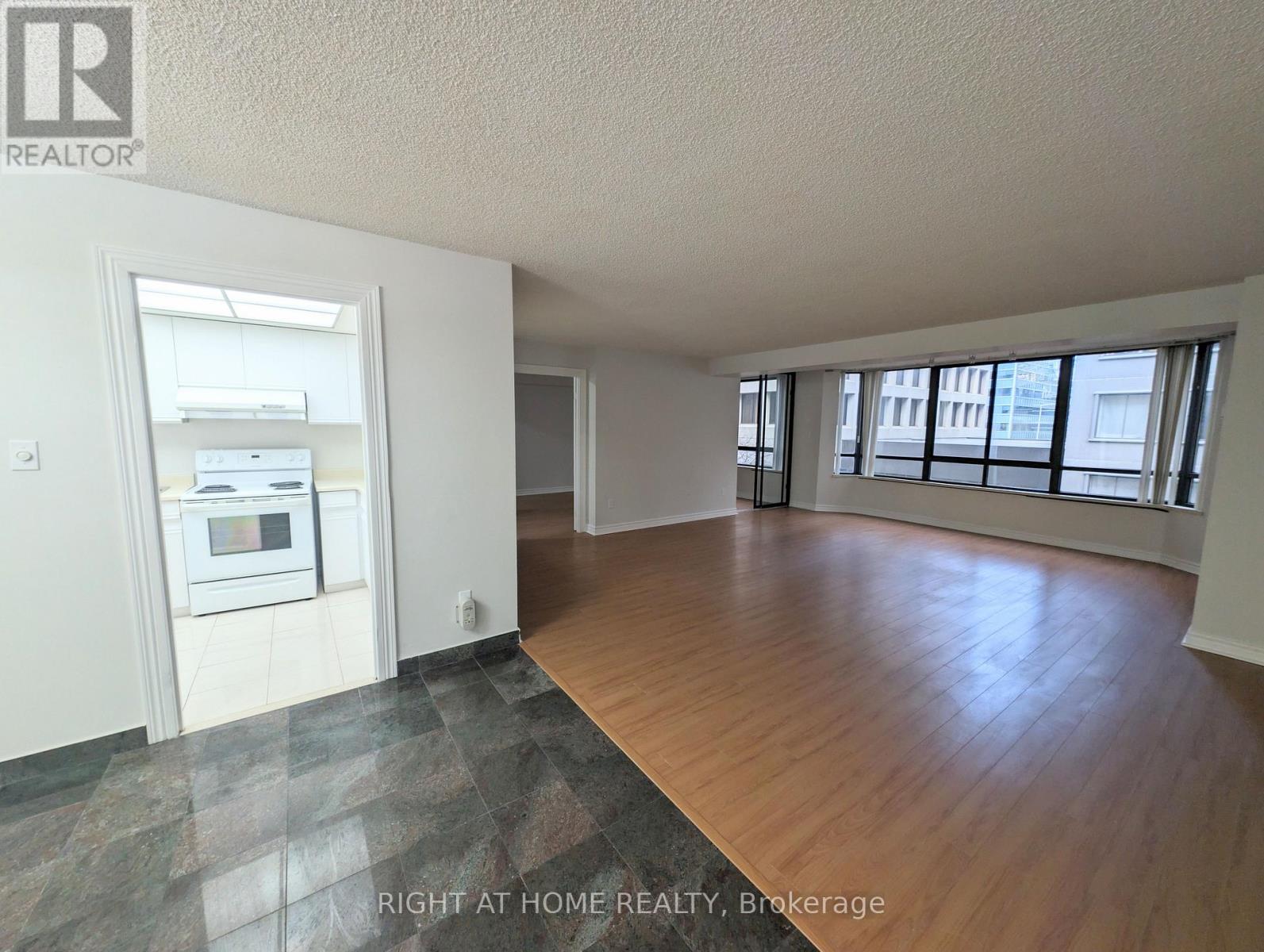 506 - 280 Simcoe Street, Toronto, Ontario  M5T 2Y5 - Photo 5 - C12499272