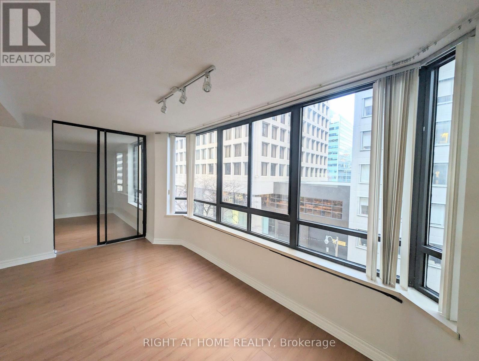 506 - 280 Simcoe Street, Toronto, Ontario  M5T 2Y5 - Photo 6 - C12499272