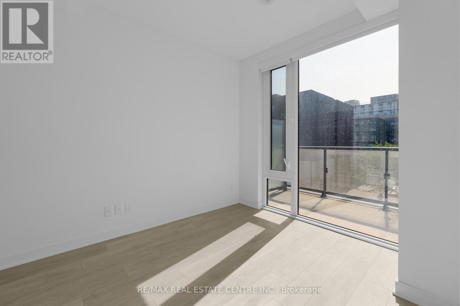 N365 - 35 Rolling  Mills Road, Toronto, Ontario  M5A 0V6 - Photo 6 - C12499276