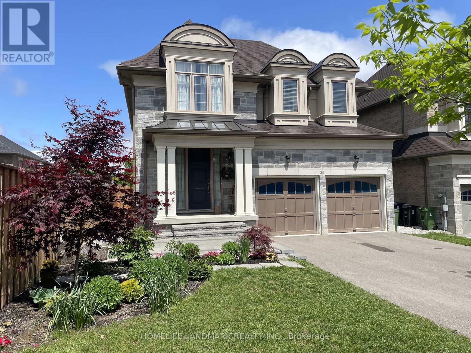 35 Queen Magdalene Place, Toronto, Ontario  M2H 0A6 - Photo 2 - C12499294