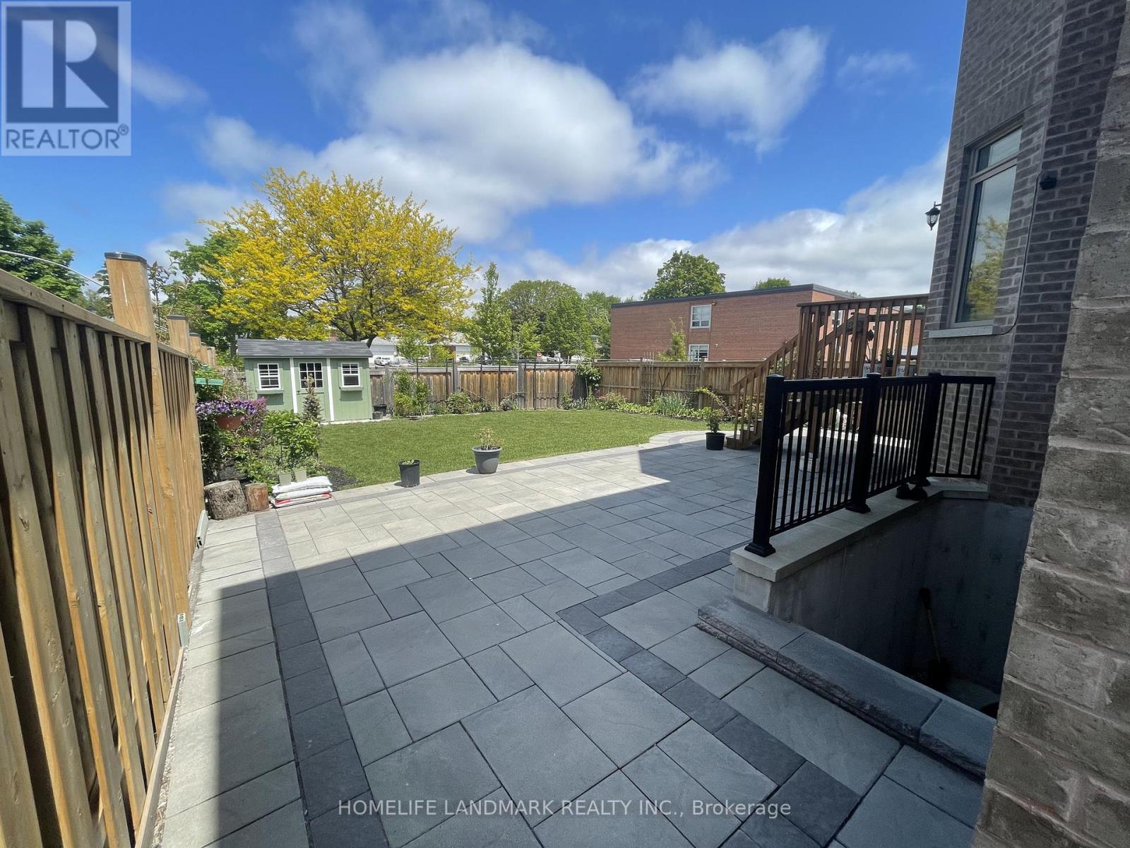 35 Queen Magdalene Place, Toronto, Ontario  M2H 0A6 - Photo 3 - C12499294