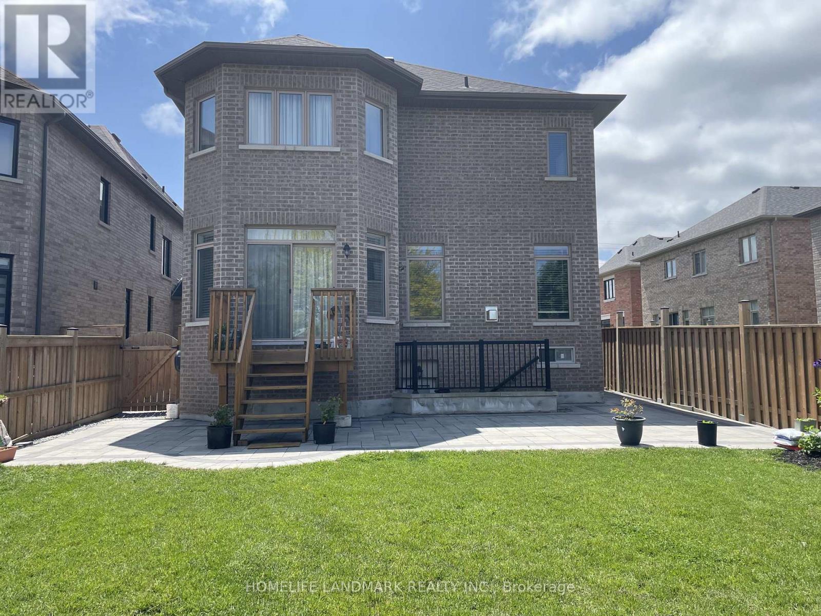 35 Queen Magdalene Place, Toronto, Ontario  M2H 0A6 - Photo 4 - C12499294