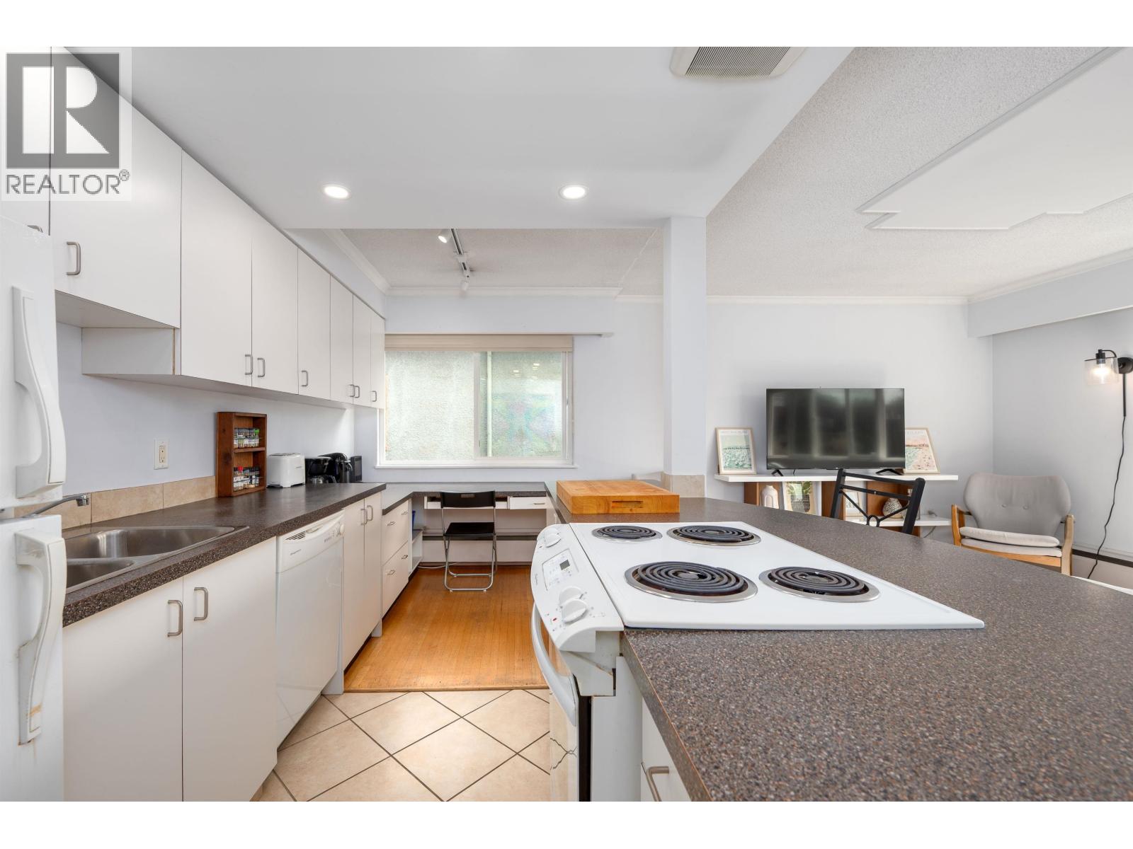 8 1235 W 10th Avenue, Vancouver, British Columbia  V6H 1J5 - Photo 11 - R3057966