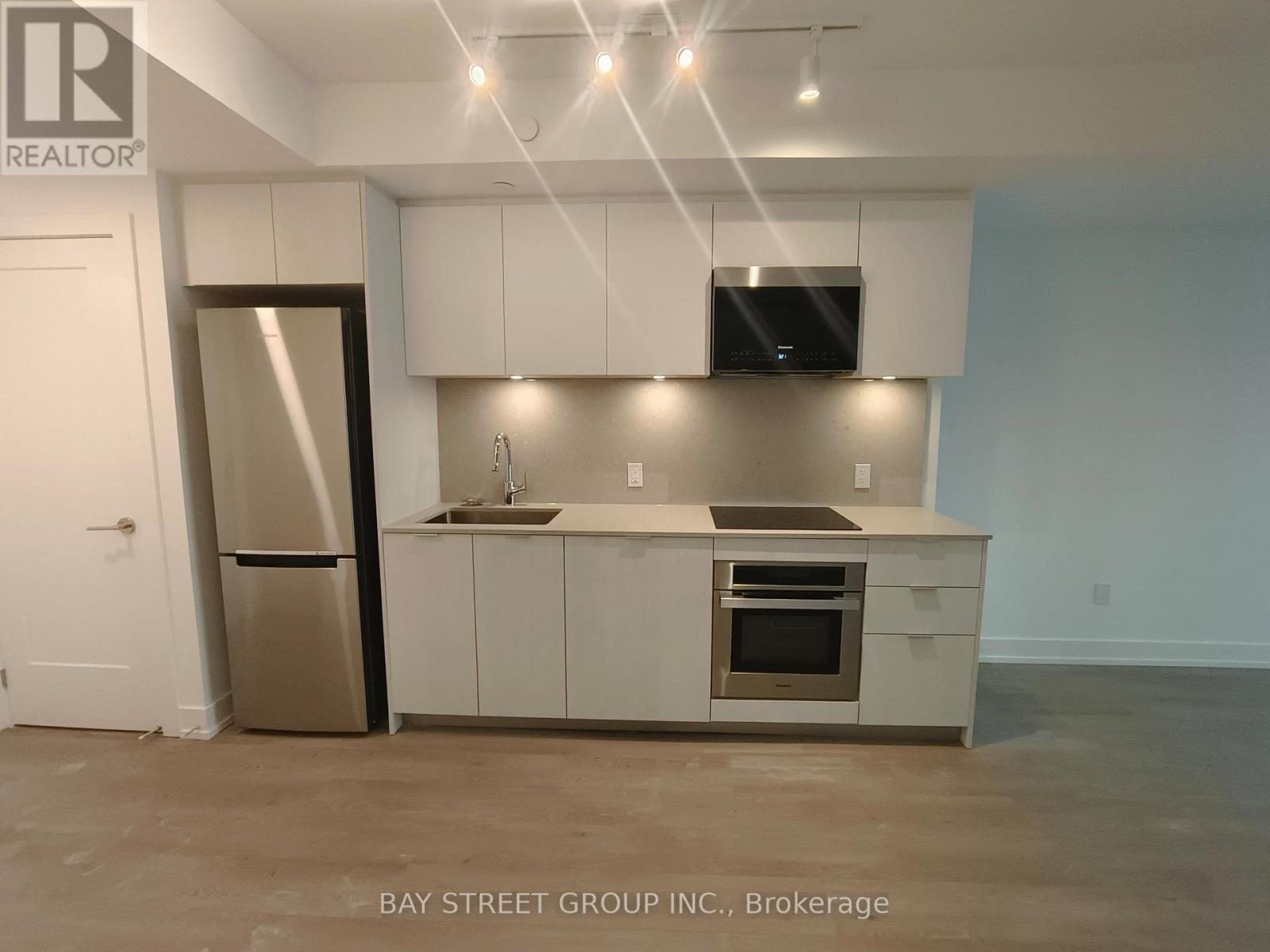 303 - 8 Cedarland Drive, Markham, Ontario  L6G 0H3 - Photo 3 - N12499284