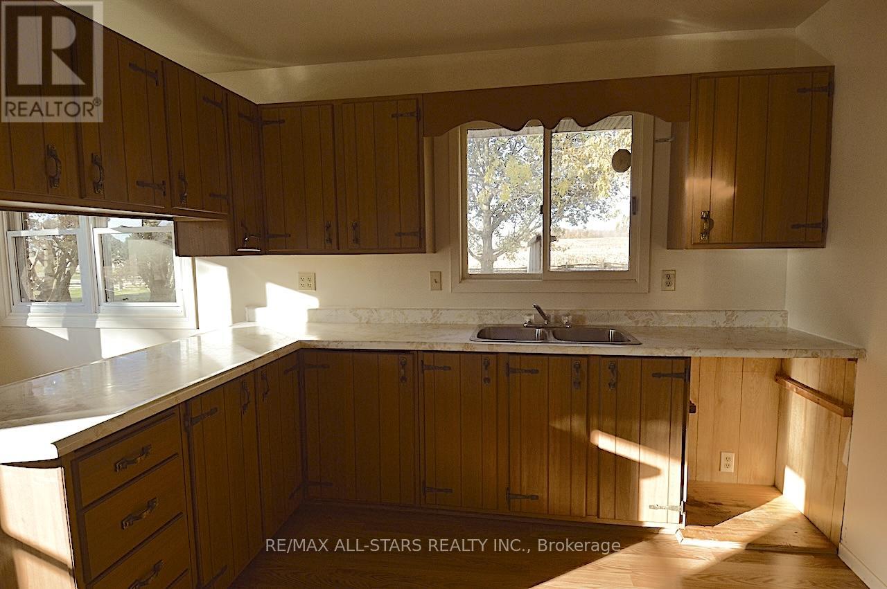 9512 Regional Road 1 Road, Uxbridge, Ontario  L9P 1R2 - Photo 9 - N12499304