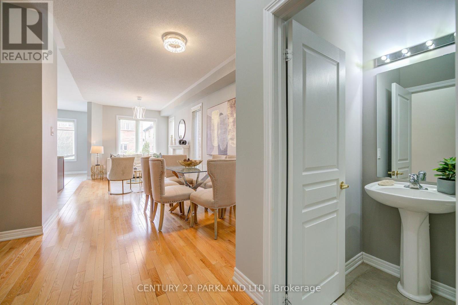 13 Turnhouse Crescent, Markham (Box Grove), Ontario  L6B 0S5 - Photo 6 - N12499310