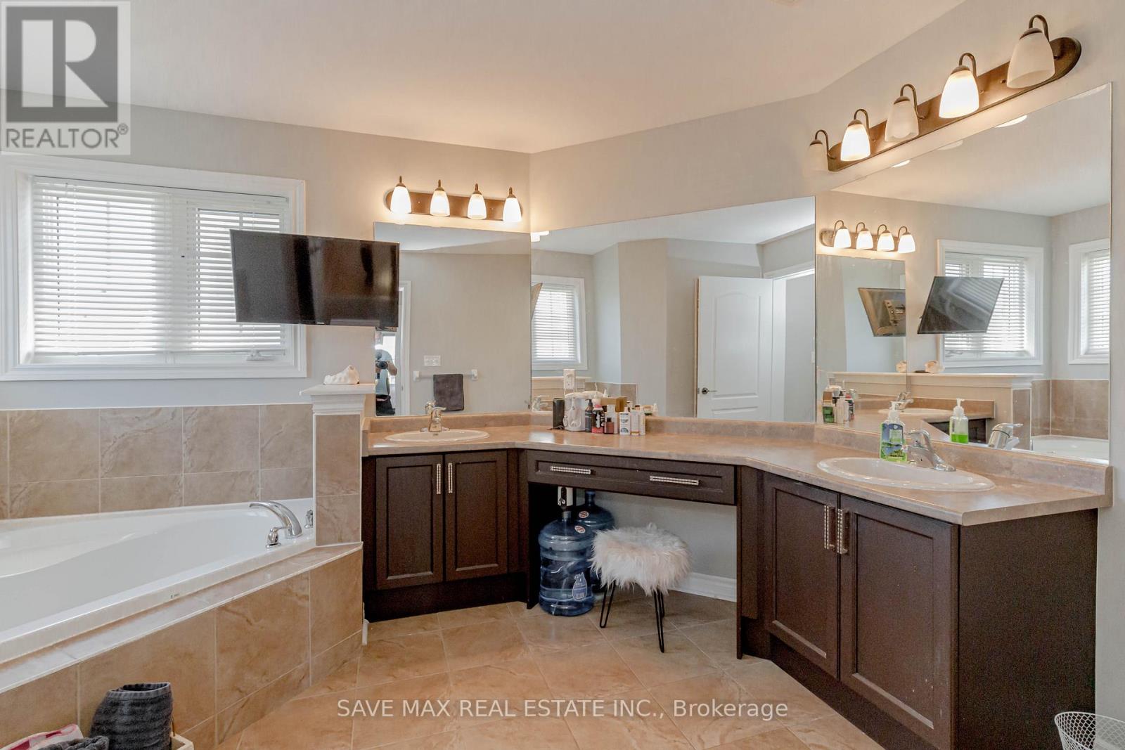 135 Prince William Way, Barrie (Innis-Shore), Ontario  L4M 7H6 - Photo 35 - S12499252