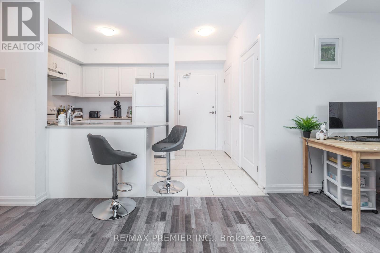 513 - 302 Essa Road, Barrie (0 West), Ontario  L9J 0H3 - Photo 10 - S12499322