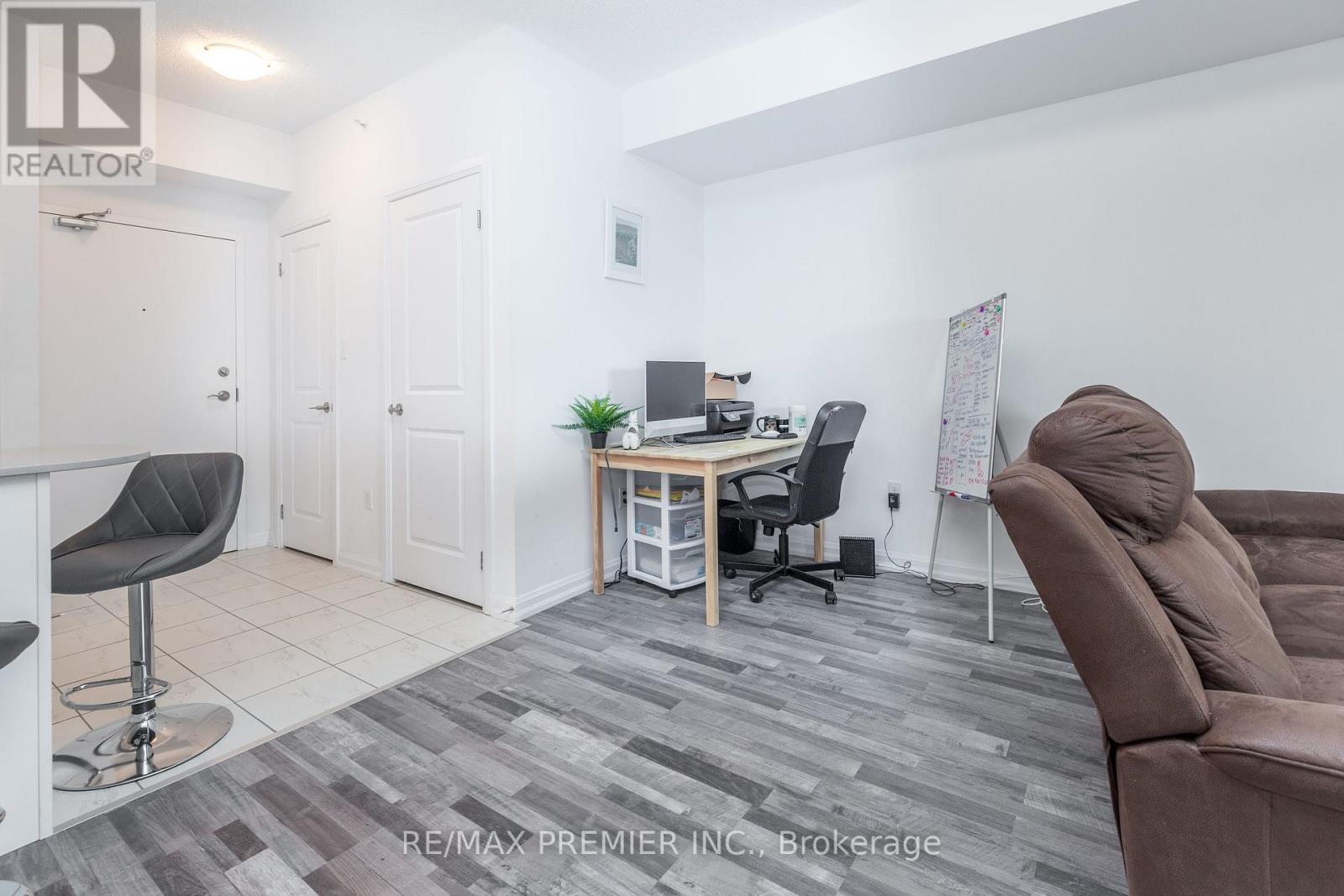 513 - 302 Essa Road, Barrie (0 West), Ontario  L9J 0H3 - Photo 11 - S12499322