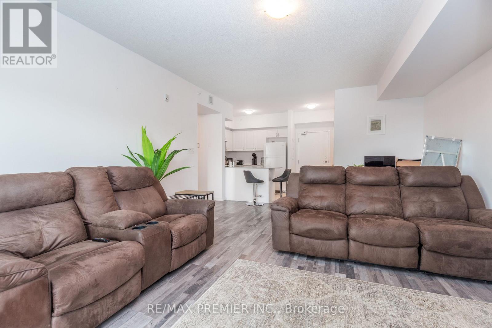 513 - 302 Essa Road, Barrie (0 West), Ontario  L9J 0H3 - Photo 13 - S12499322