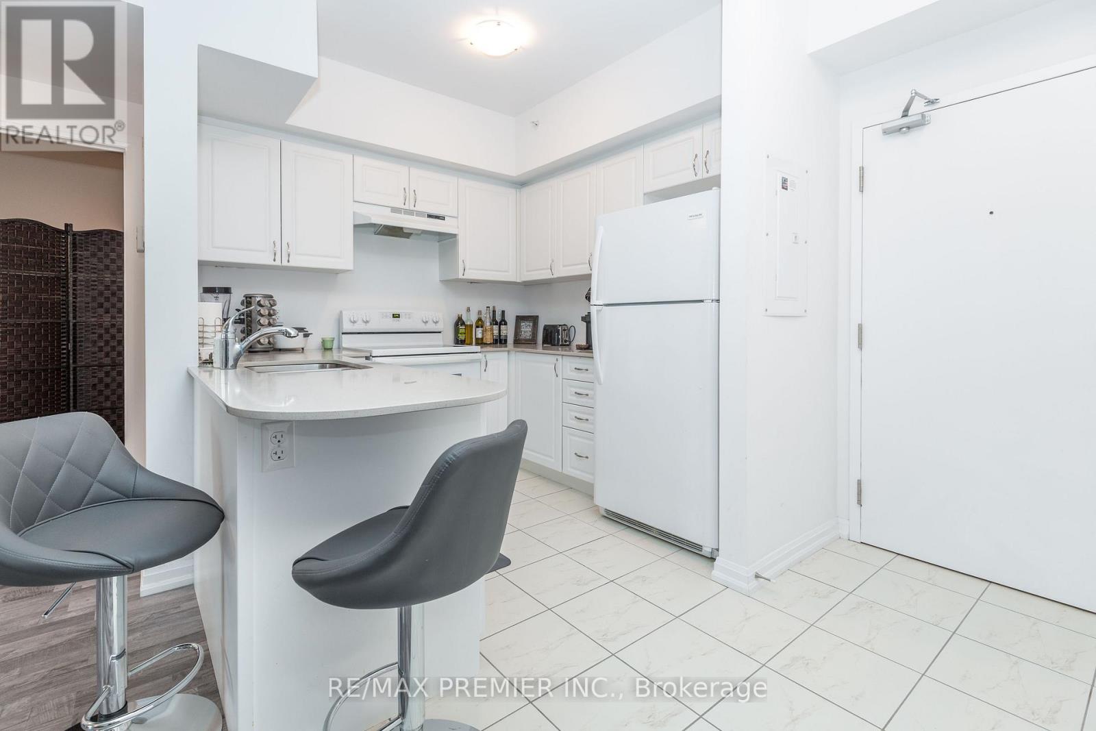 513 - 302 Essa Road, Barrie (0 West), Ontario  L9J 0H3 - Photo 9 - S12499322