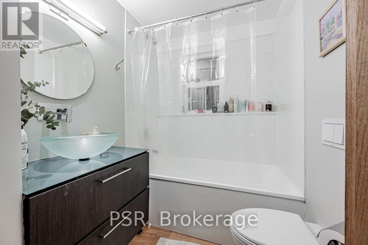 Main - 50 Parkdale Road, Toronto, Ontario  M6R 1E2 - Photo 8 - W12499400