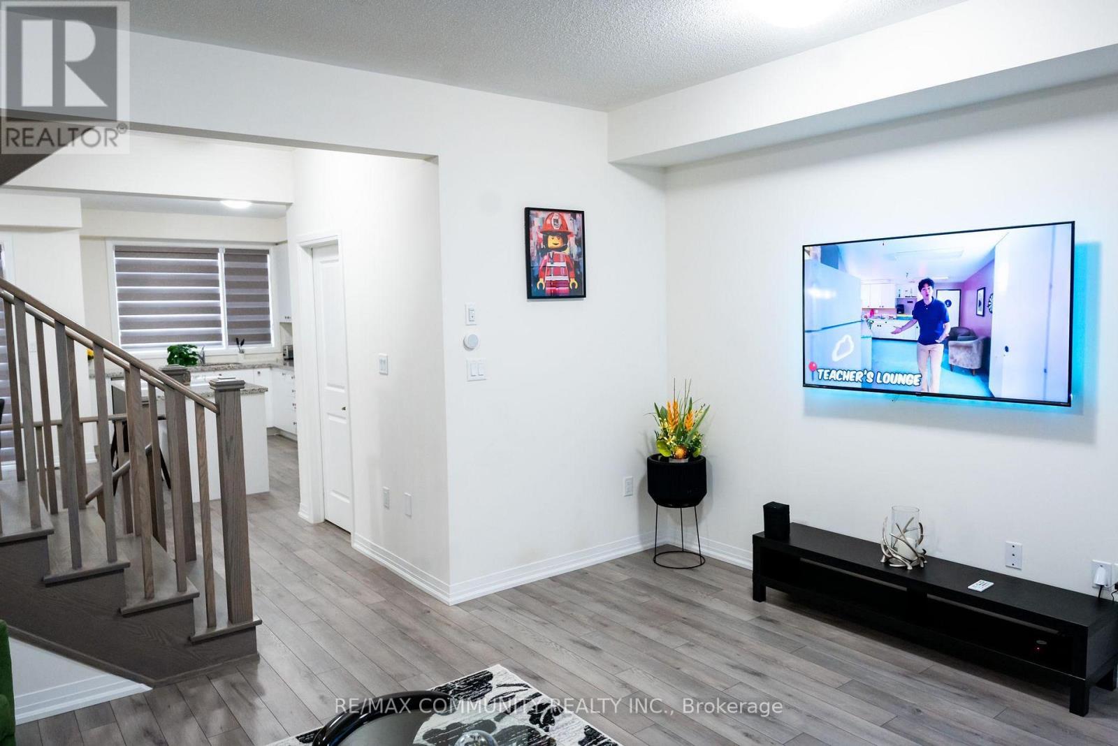 130 Purple Sage Drive, Brampton (Bram East), Ontario  L4H 3N5 - Photo 11 - W12499244