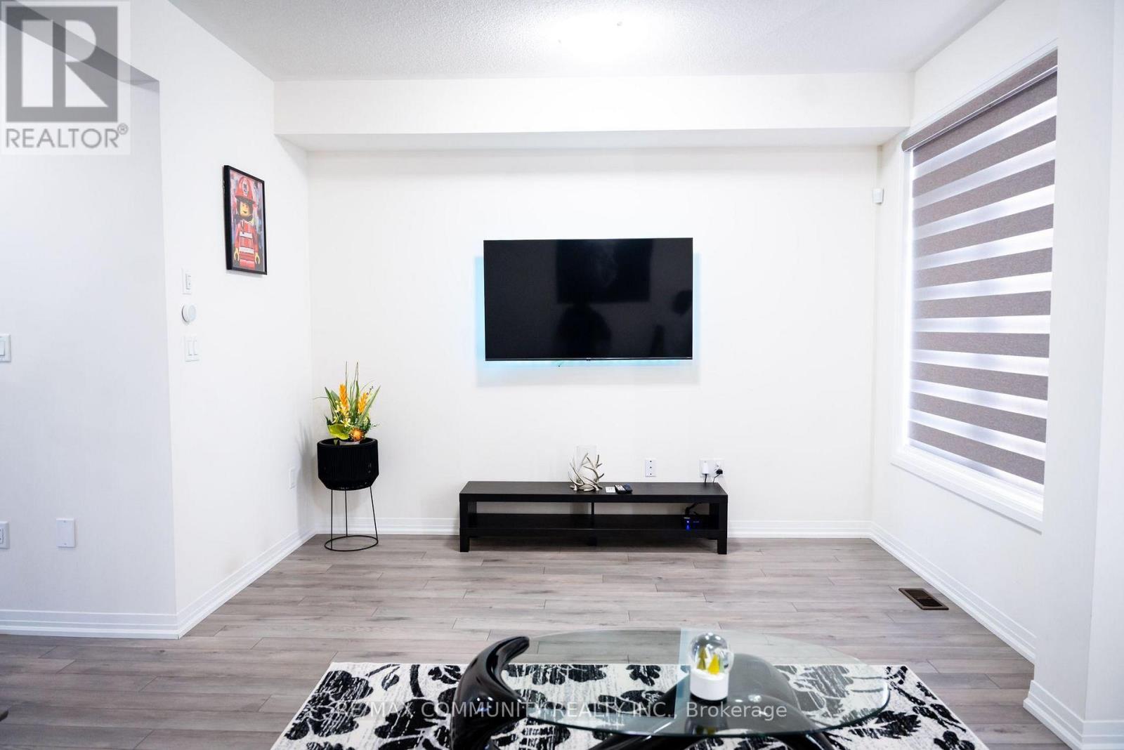 130 Purple Sage Drive, Brampton (Bram East), Ontario  L4H 3N5 - Photo 8 - W12499244