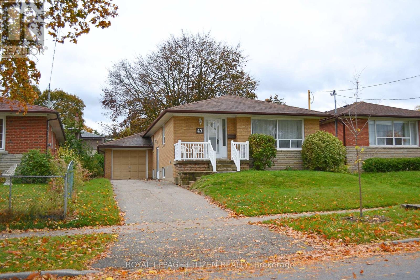 47 Barkwin Drive, Toronto (Thistletown-Beaumonde Heights), Ontario  M9V 2W5 - Photo 2 - W12499256