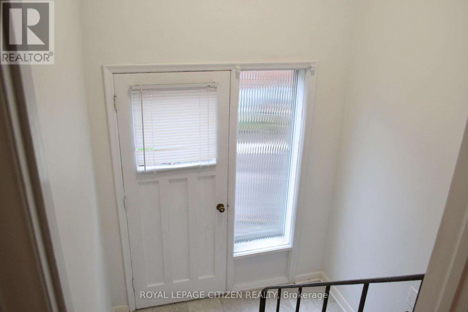 47 Barkwin Drive, Toronto (Thistletown-Beaumonde Heights), Ontario  M9V 2W5 - Photo 8 - W12499256