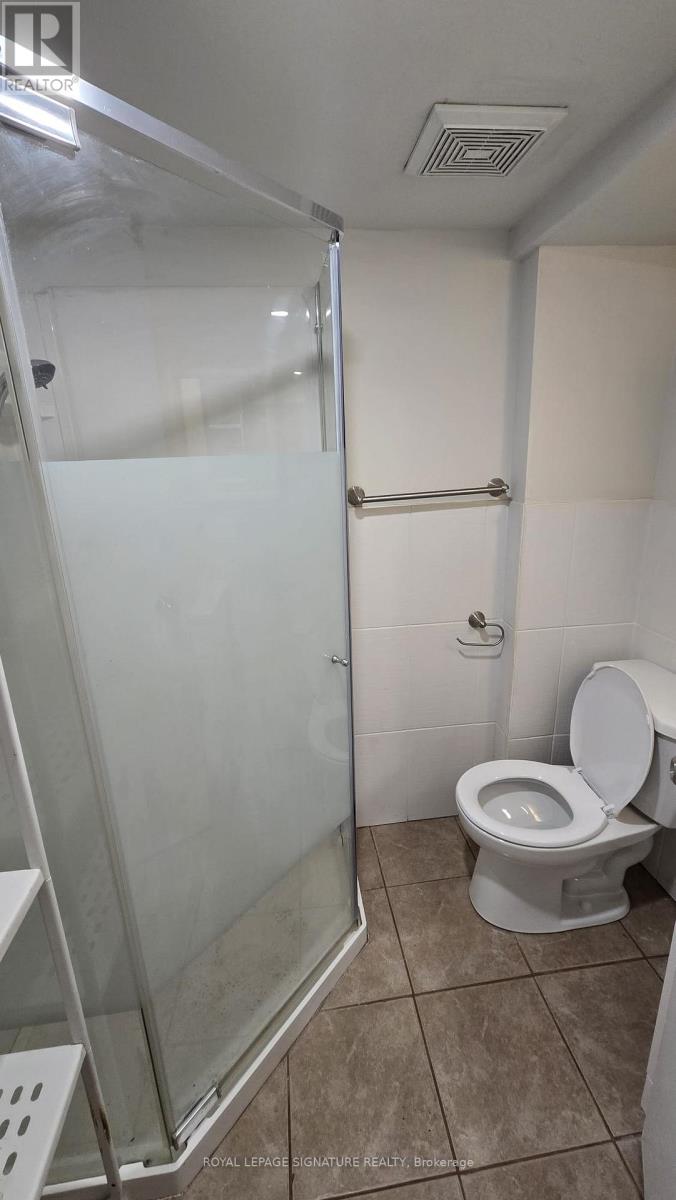 Lower #3 - 3661 Lakeshore Boulevard W, Toronto, Ontario  M8W 1P7 - Photo 7 - W12499258