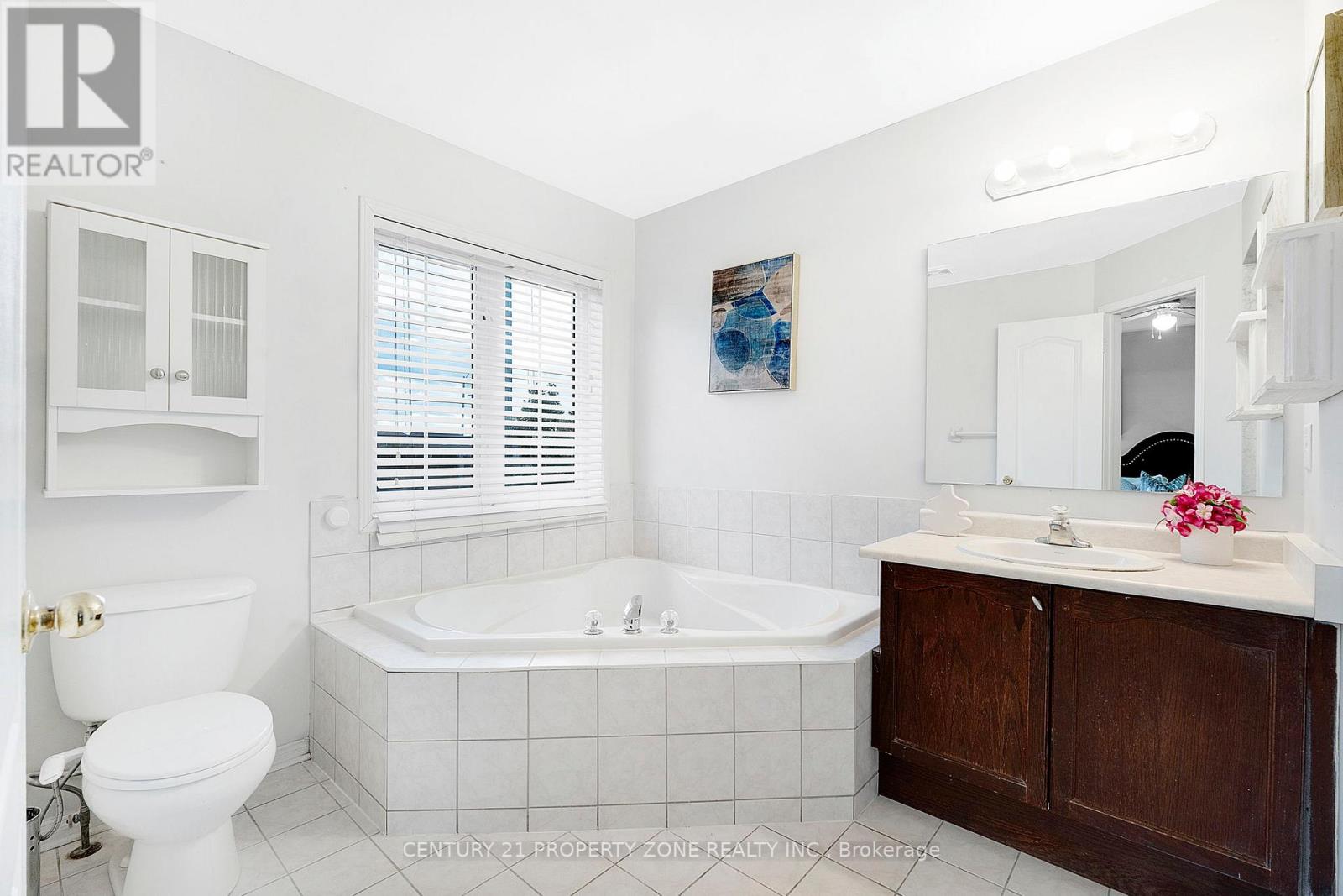 42 Mossgrove Crescent, Brampton (Northwest Sandalwood Parkway), Ontario  L7A 3E6 - Photo 24 - W12499260