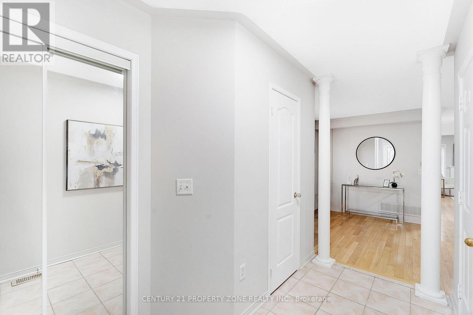 42 Mossgrove Crescent, Brampton (Northwest Sandalwood Parkway), Ontario  L7A 3E6 - Photo 5 - W12499260