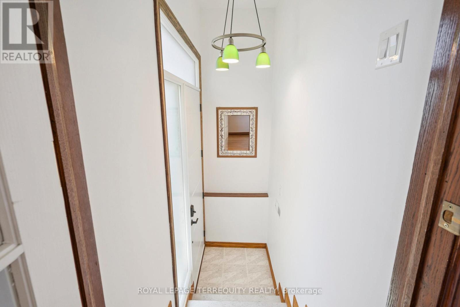 664 Scarlett Road, Toronto, Ontario  M9P 2T1 - Photo 3 - W12499274