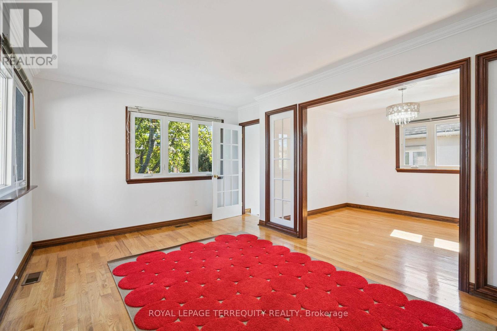 664 Scarlett Road, Toronto, Ontario  M9P 2T1 - Photo 4 - W12499274