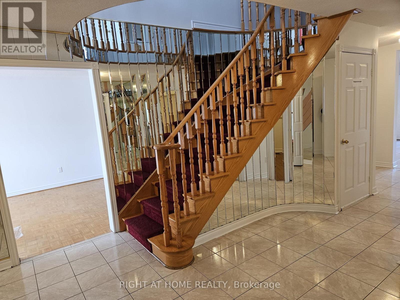 Upper Portion - 5191 Guildwood Way, Mississauga, Ontario  L5R 2T4 - Photo 5 - W12499346