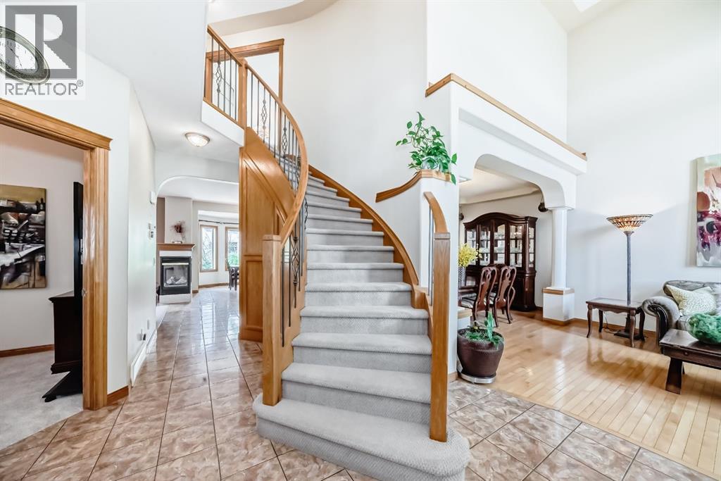 42 West Cedar Point Sw, Calgary, Alberta  T3H 5E3 - Photo 3 - A2252175