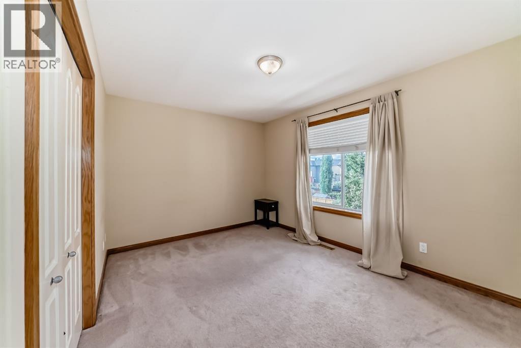 42 West Cedar Point Sw, Calgary, Alberta  T3H 5E3 - Photo 35 - A2252175