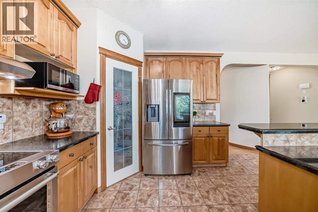 42 West Cedar Point Sw, Calgary, Alberta  T3H 5E3 - Photo 13 - A2252175