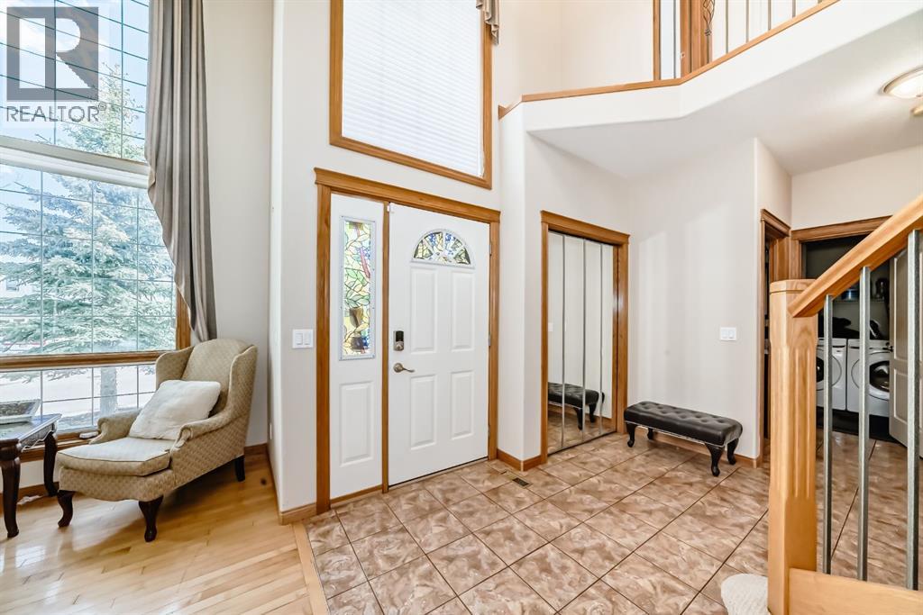 42 West Cedar Point Sw, Calgary, Alberta  T3H 5E3 - Photo 2 - A2252175