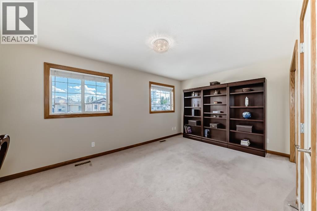 42 West Cedar Point Sw, Calgary, Alberta  T3H 5E3 - Photo 38 - A2252175