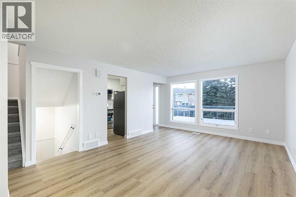 39, 116 Silver Crest Drive Nw, Calgary, Alberta  T3B 2Y8 - Photo 4 - A2266918