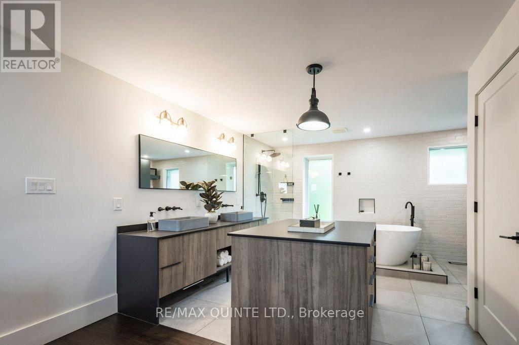 1190 County 3 Road, Prince Edward County, Ontario  K8N 4Z1 - Photo 24 - X12499362