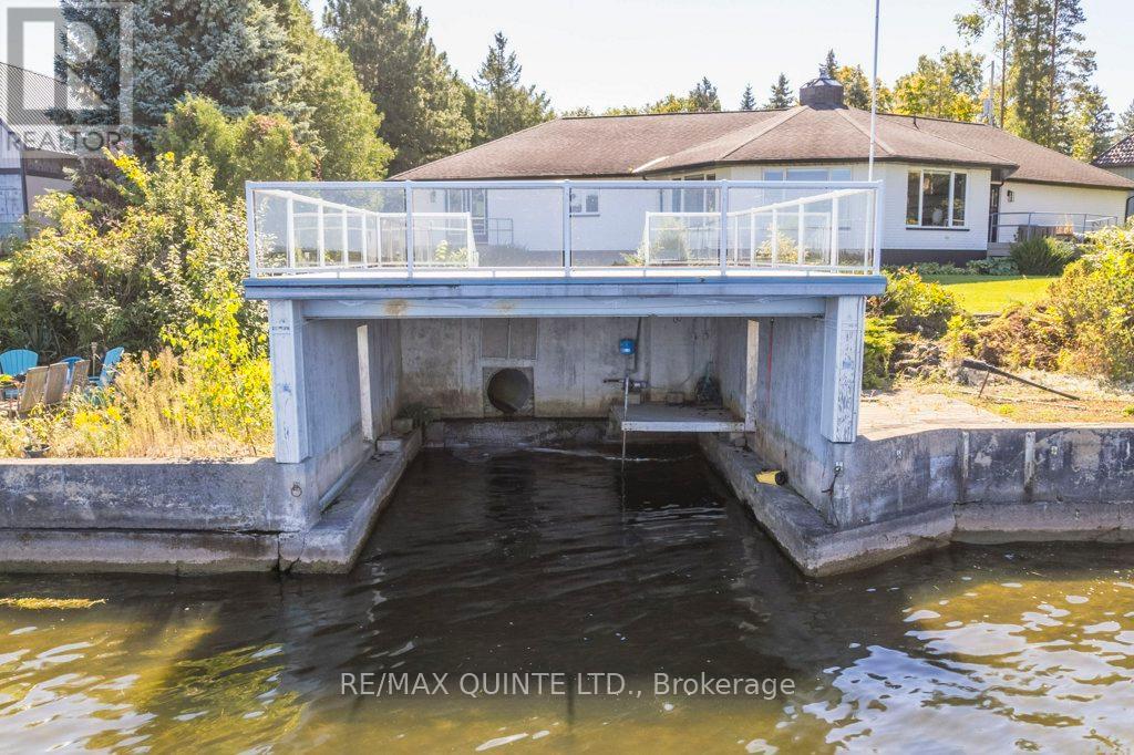 1190 County 3 Road, Prince Edward County, Ontario  K8N 4Z1 - Photo 38 - X12499362