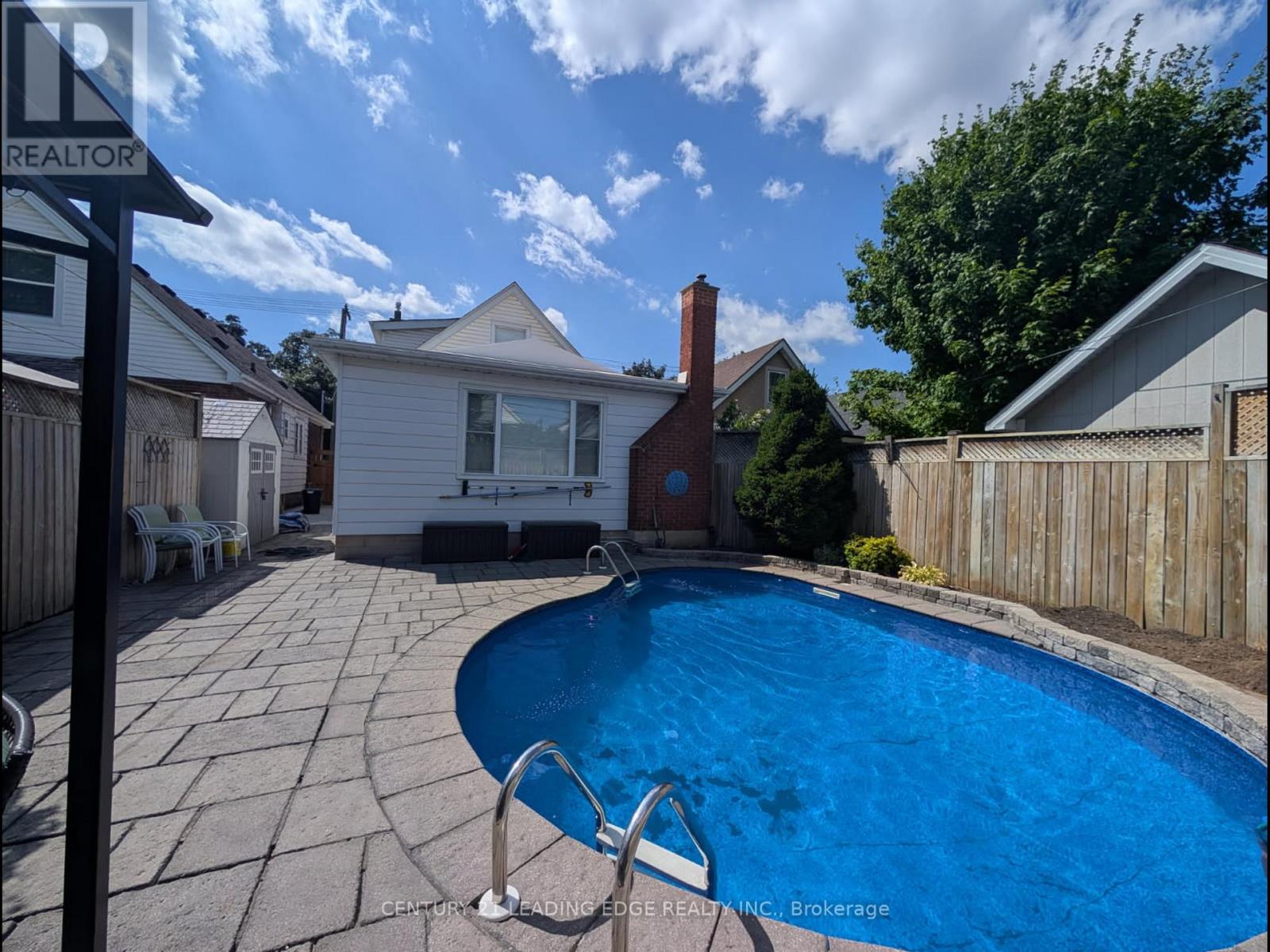 215 Wexford Avenue S, Hamilton, Ontario  L8K 2P1 - Photo 4 - X12499254