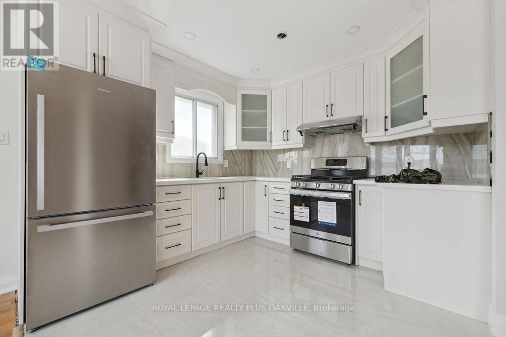 Upper - 354 Barton Street E, Hamilton, Ontario  L8E 2K9 - Photo 11 - X12499266