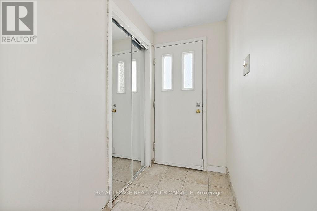 Upper - 354 Barton Street E, Hamilton, Ontario  L8E 2K9 - Photo 4 - X12499266